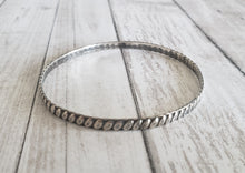 Load image into Gallery viewer, Vintage Sterling Silver 925 boho wide single bangle bracelet, Gray Barn Eclectic Finds online vintage store, flat view showing edge detail