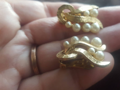Estate Avon Gold Plate and Pearl 1950s Mid Century Clip On Earrings - Vintage Pearl Clip On Earrings