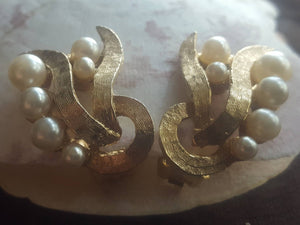 Estate Avon Gold Plate and Pearl 1950s Mid Century Clip On Earrings - Vintage Pearl Clip On Earrings