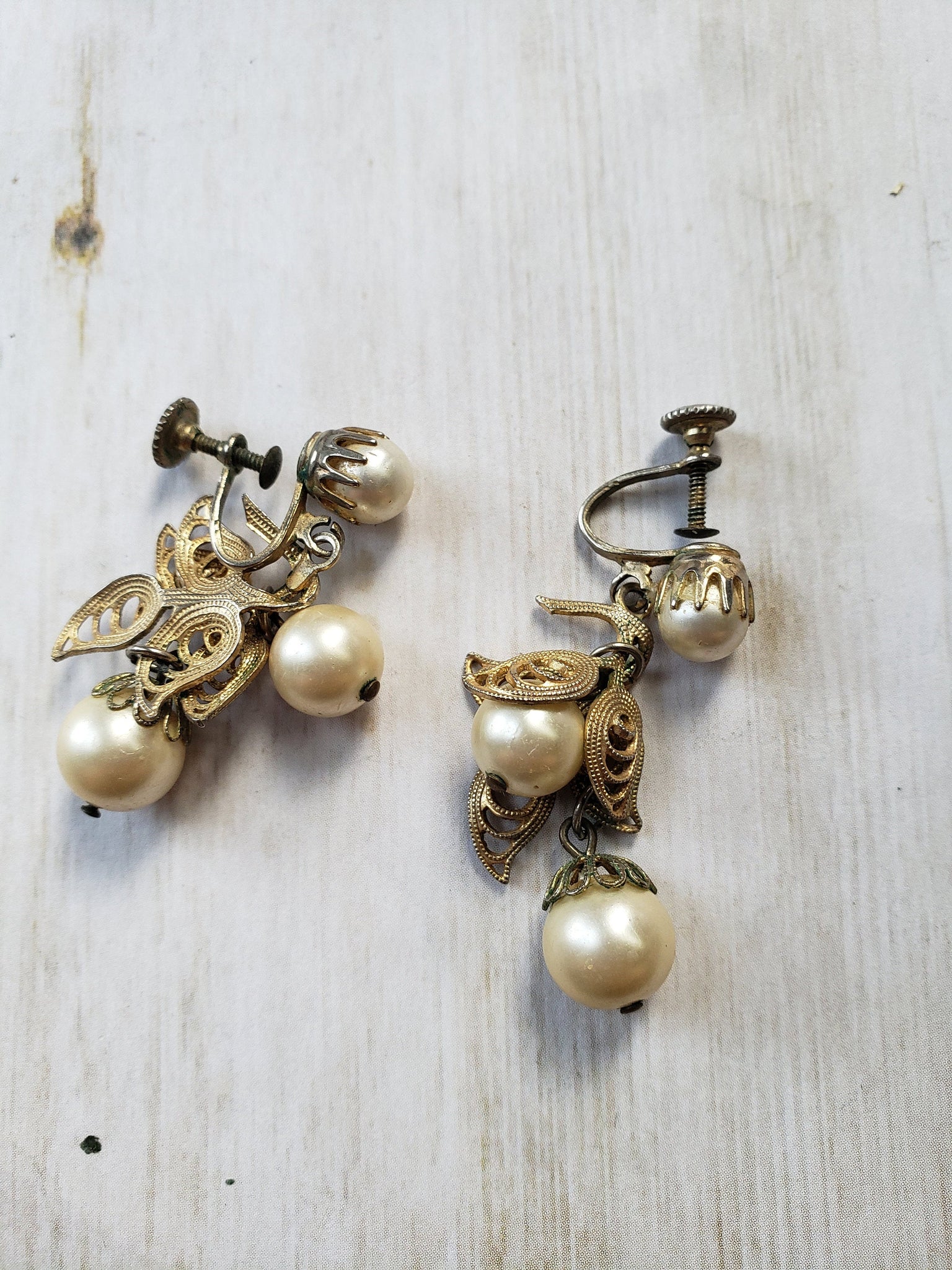 Vintage 1950s Pearl Dangle Earrings Clip on Screw Back 