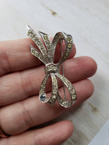 Estate 1960s Rhinestone and Silver Tone Bow Brooch, Mid Century Brooch, Vintage Pin, Estate Finds, Vintage Jewelry