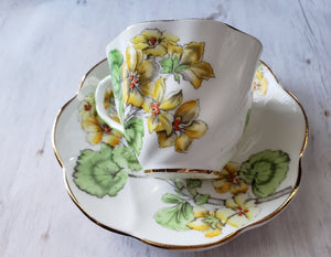 Vintage Geranium Salisbury Fine Bone China 1930s 1940s Yellow Chartreuse Celery Pale Green Floral Tea Cup and Saucer - made in england