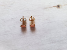 Load image into Gallery viewer, Estate 14K Yellow Gold and Coral