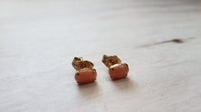 Load image into Gallery viewer, Estate 14K Yellow Gold and Coral