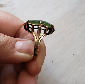 Estate 1950s 1960s Gold and Jade 10K Yellow Gold and Large Green Jade Cabochon Statement Ring, Big Look, Large Ring, 1950s Jewelry