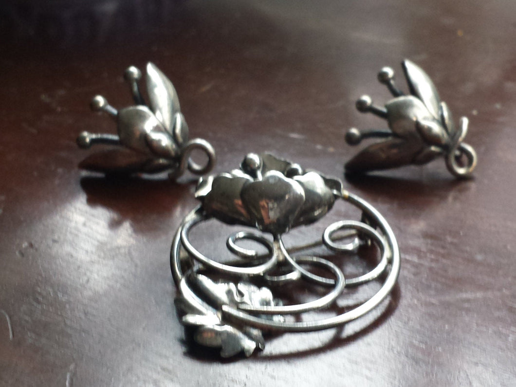 Sterling by Jewelart - 1930s 1940s Sterling Silver Brooch and Earring set - Art Deco Lilies Lily